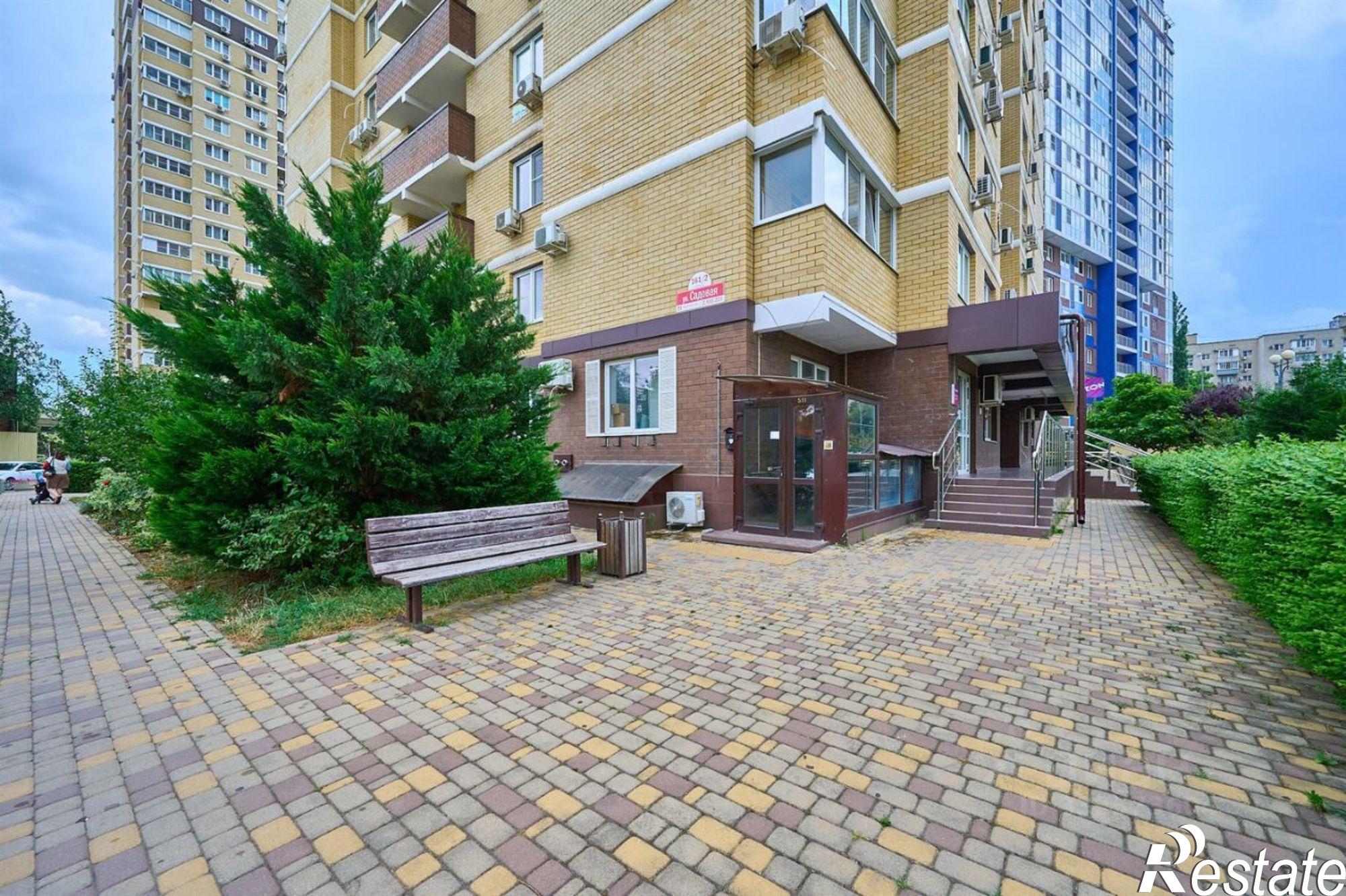 Купить торговое помещение за 6 500 090 рублей на ул Садовая, 161/2 1