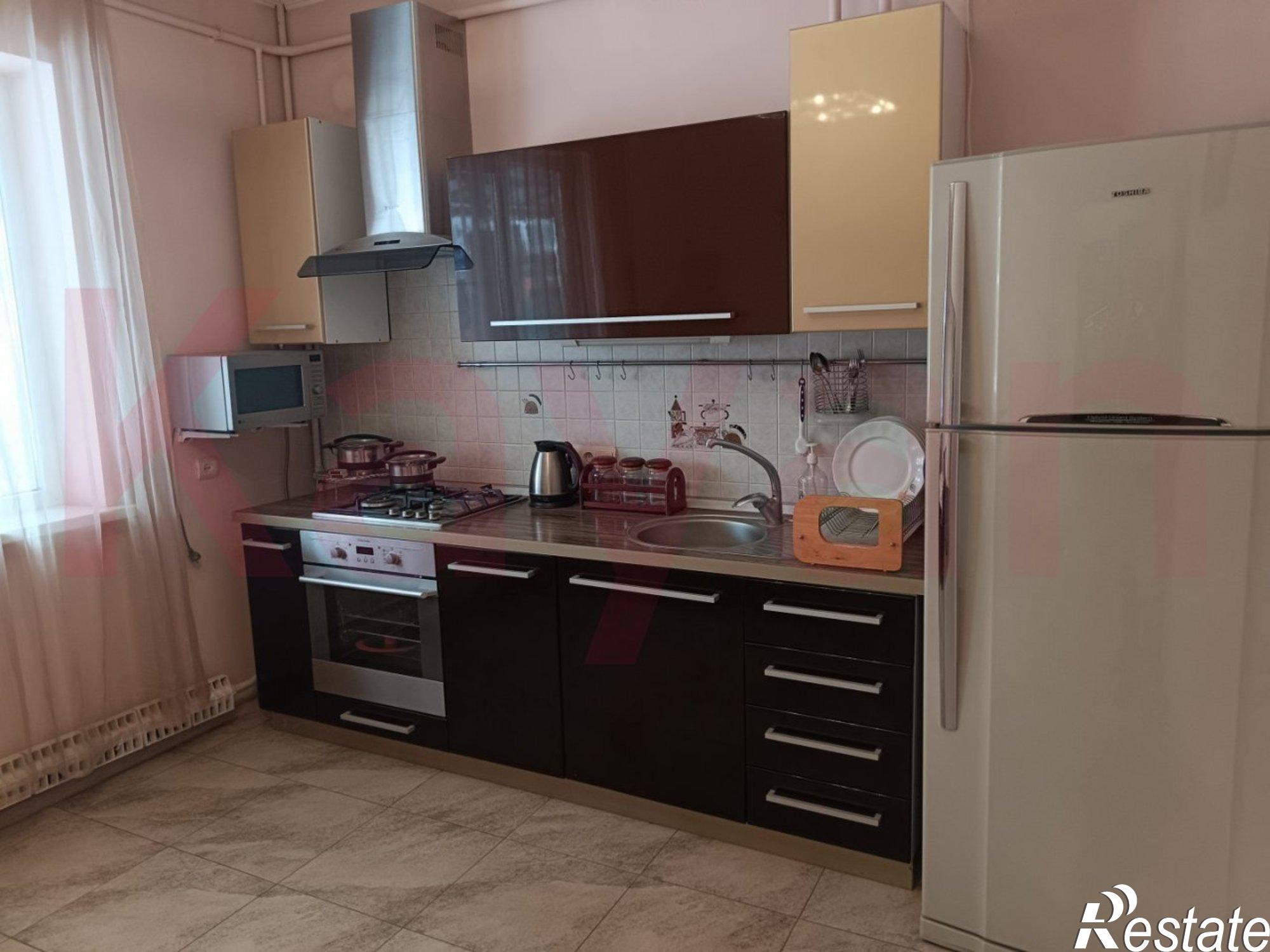 Сдать дачу, дом, коттедж за 100 000 рублей на Тихий пер.