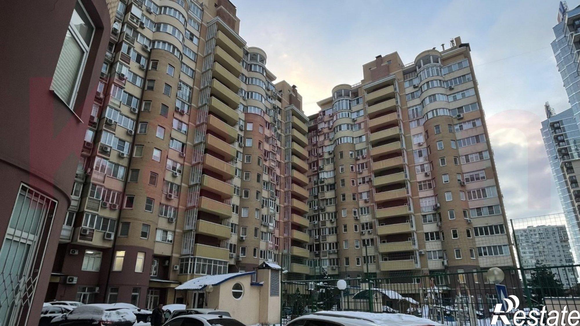 Купить квартиру за 11 990 000 рублей на им. Атарбекова ул.