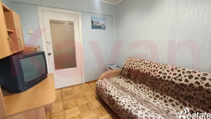 4-комн квартира Гидростроителей ул.