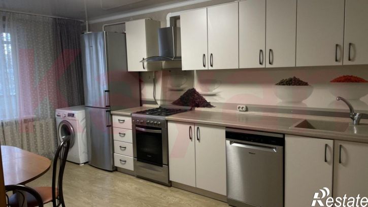 3-комн квартира Красных Партизан ул.