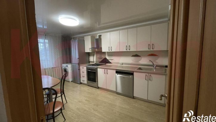 3-комн квартира Красных Партизан ул.