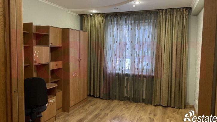 3-комн квартира Красных Партизан ул.
