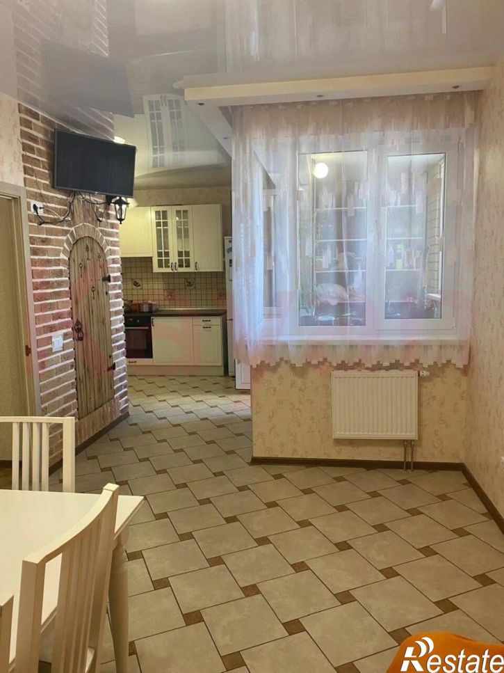 3-комн квартира Российская ул.