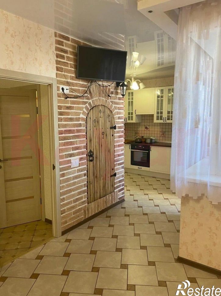 3-комн квартира Российская ул.