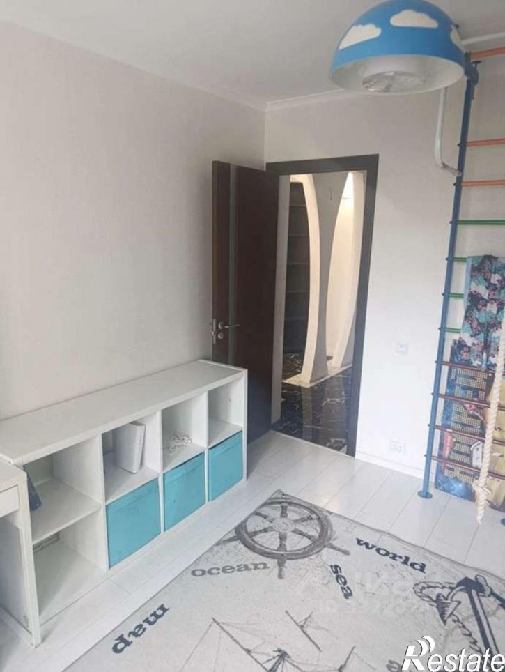 3-комн квартира ул им. Думенко, 10,  д. 10