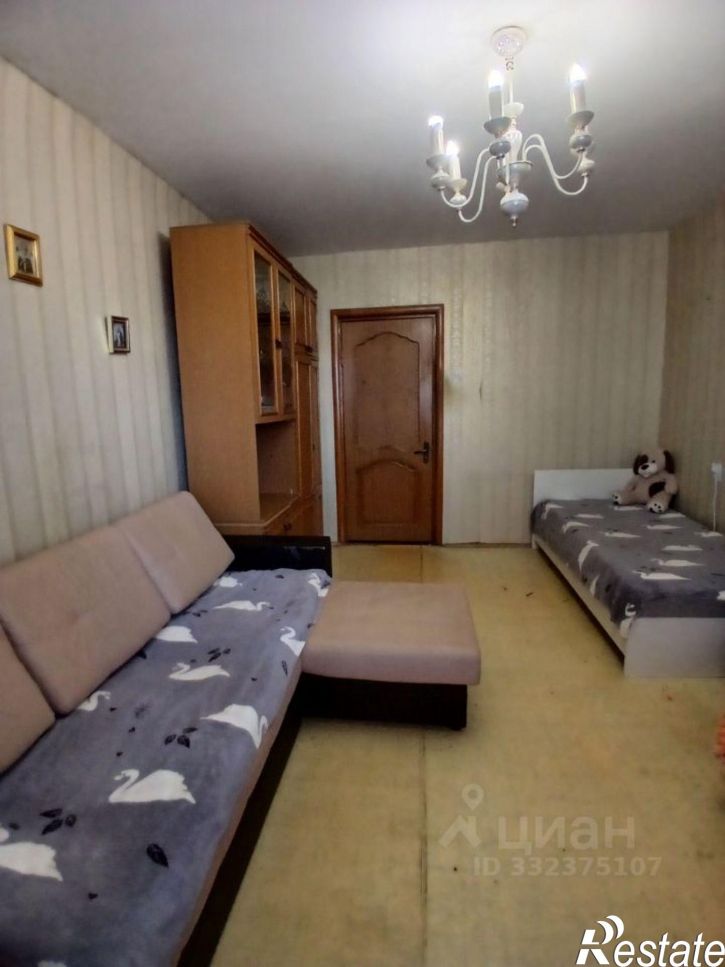 3-комн квартира пр-кт Чекистов, 13,  д. 13