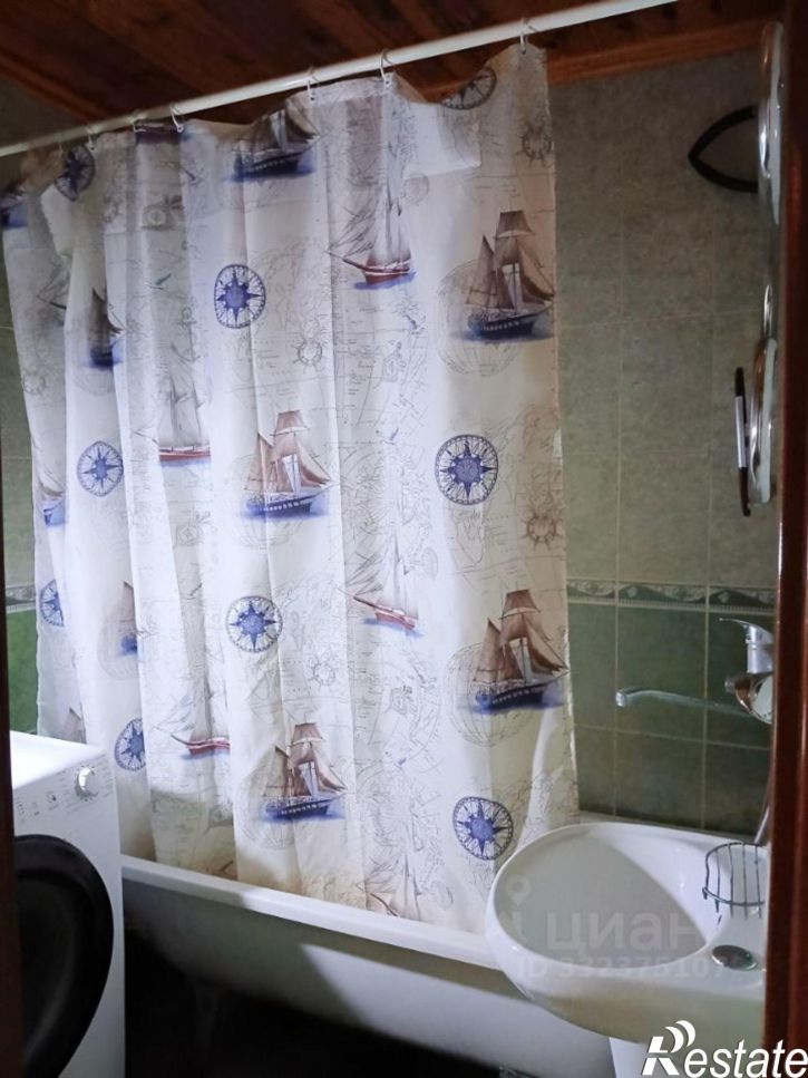3-комн квартира пр-кт Чекистов, 13,  д. 13