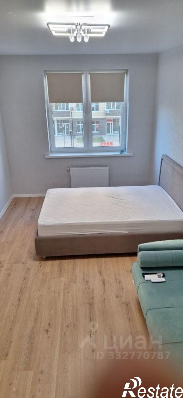 1-комн квартира улица Лётчика Позднякова, 2к18