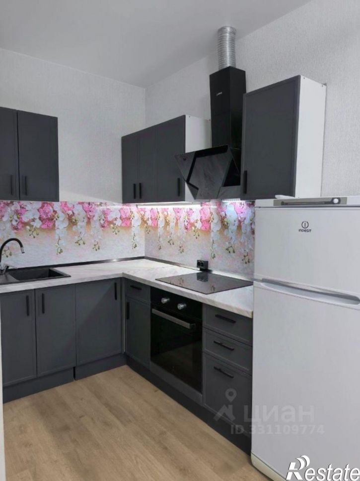 1-комн квартира улица Лётчика Позднякова, 2к21