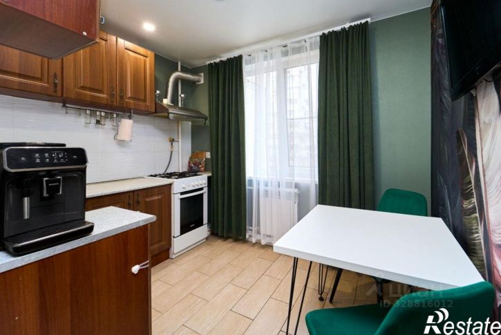 3-комн квартира пр-кт Чекистов, 31,  д. 31