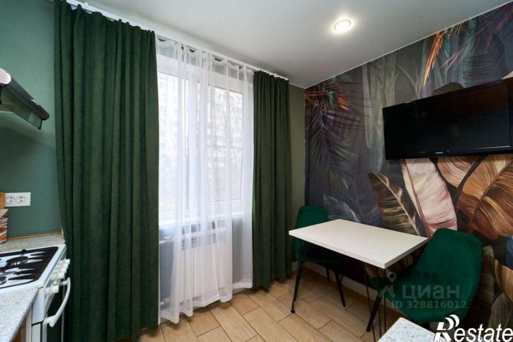 3-комн квартира пр-кт Чекистов, 31,  д. 31