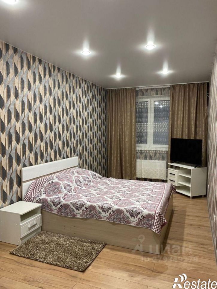 1-комн квартира ул им. Адмирала Серебрякова, 3 3,  д. 3 3,  к. 3