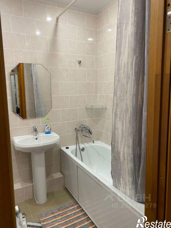 1-комн квартира ул им. Адмирала Серебрякова, 3 3,  д. 3 3,  к. 3