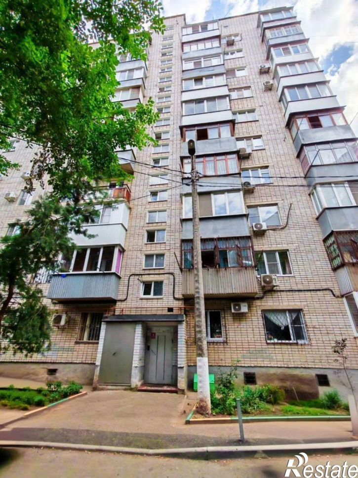 2-комн квартира ул КИМ, 1,  д. 1