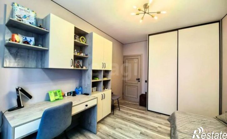 4-комн квартира ул Конгрессная, 37А,  д. 37А