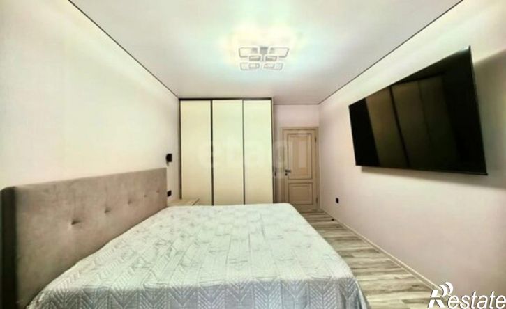 4-комн квартира ул Конгрессная, 37А,  д. 37А