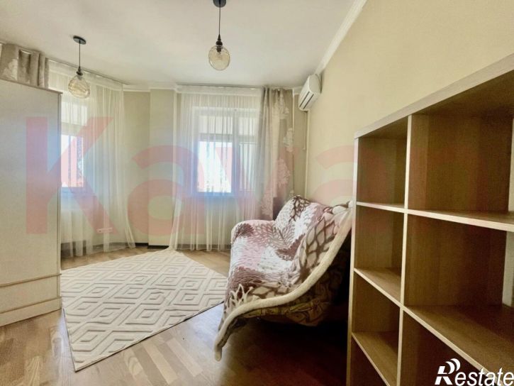 3-комн квартира Гимназическая ул.