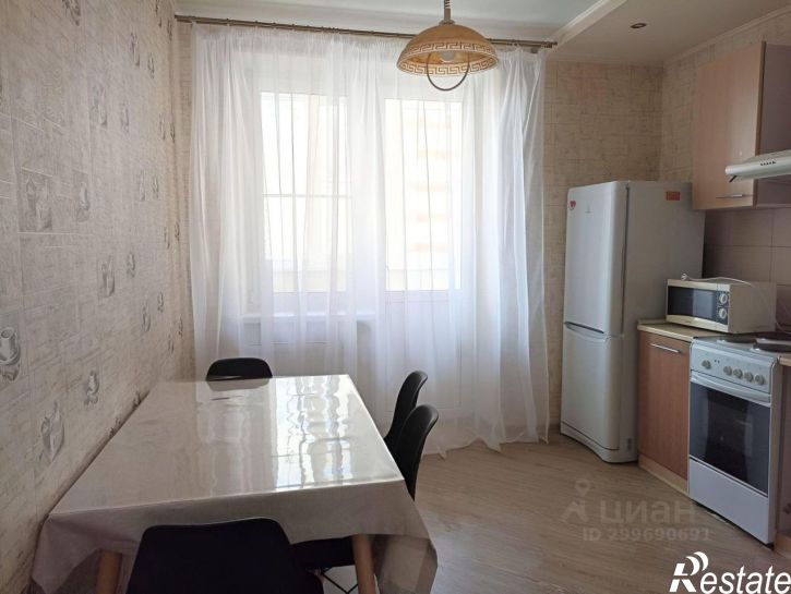 1-комн квартира ул им. Героя Яцкова И.В., 10,  д. 10