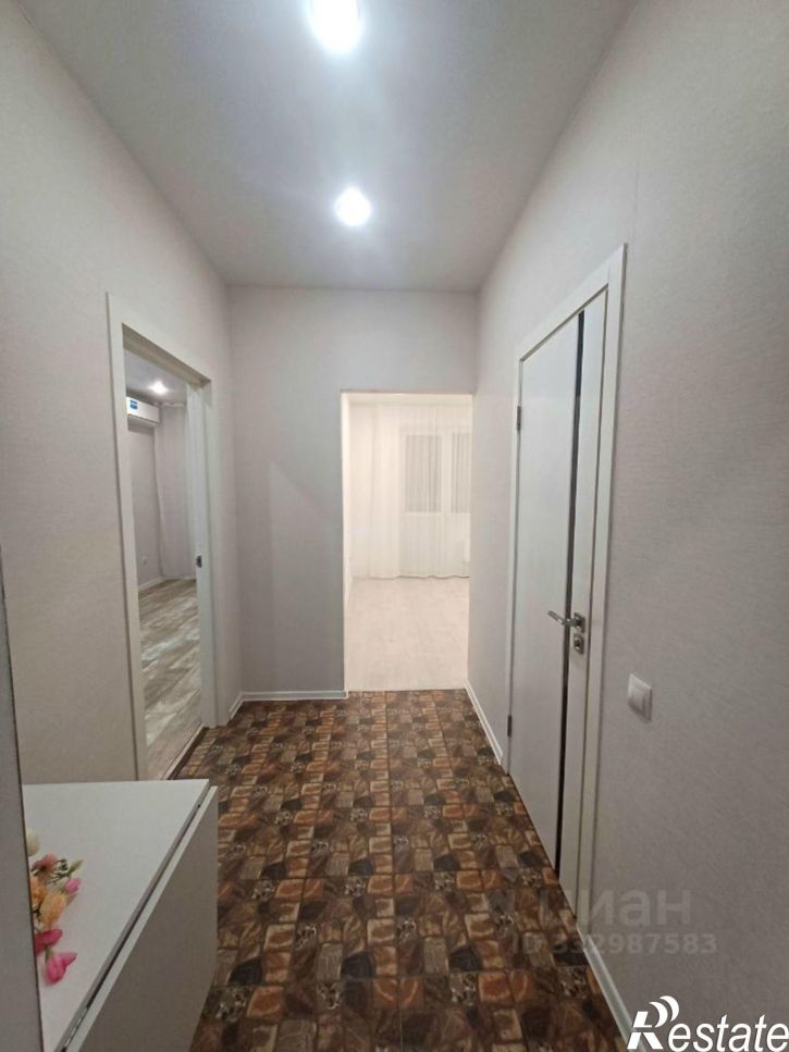1-комн квартира ул им. Комарова В.М., 106Б 2,  д. 106Б 2,  к. 2