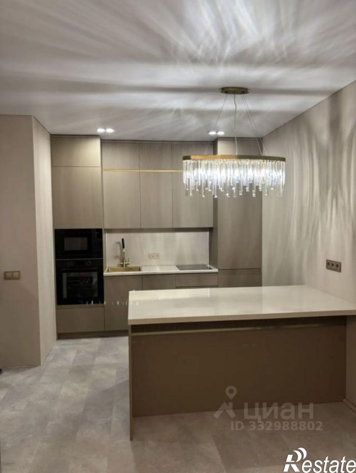 2-комн квартира улица Лётчика Позднякова, 2к25