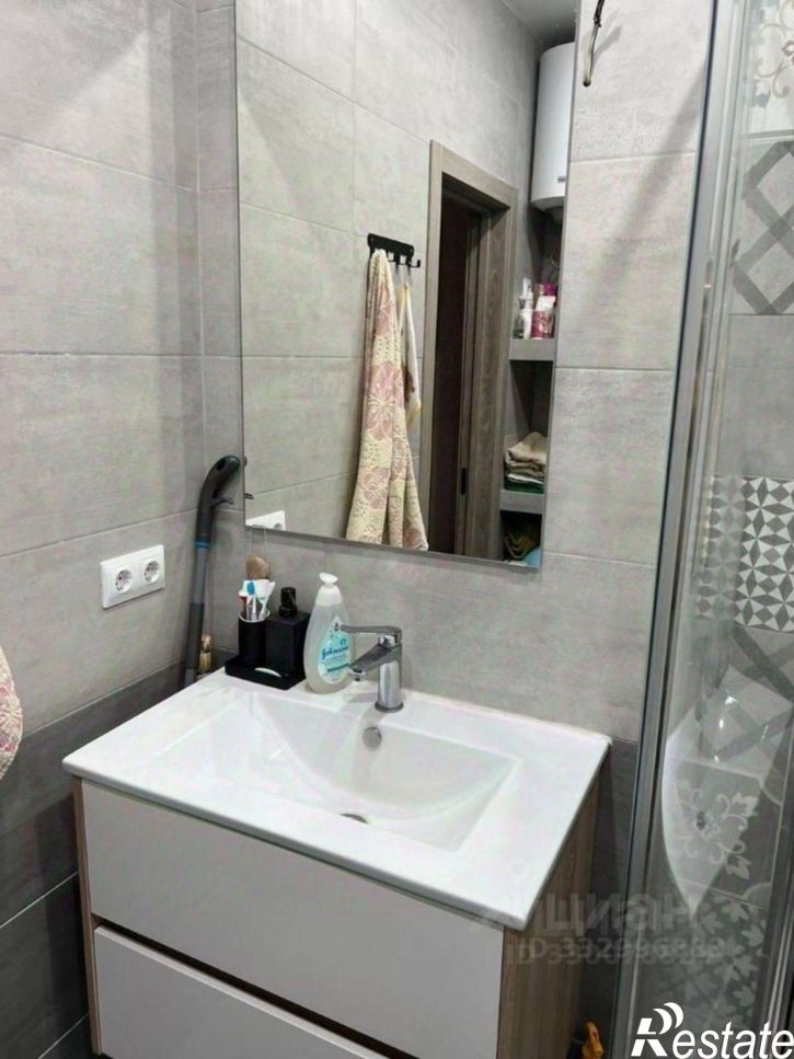 2-комн квартира ул им. лётчика Позднякова, 2 2,  д. 2 2,  к. 2