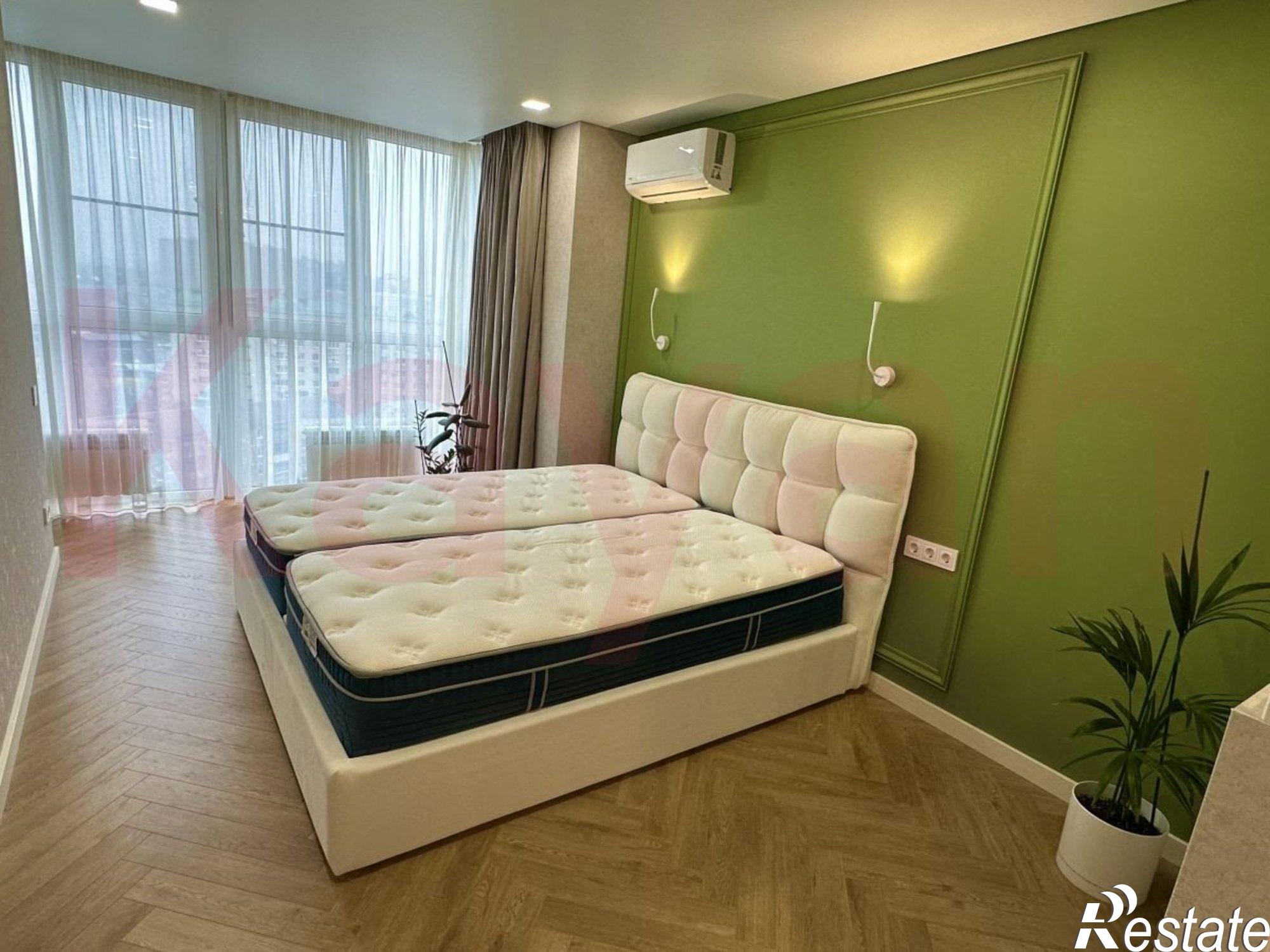 Купить квартиру за 13 500 000 рублей на им. Селезнева ул.