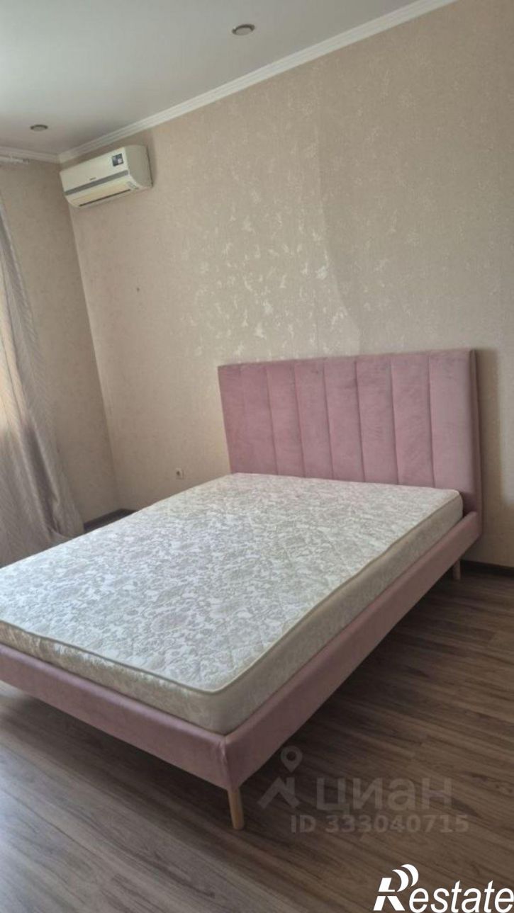 1-комн квартира ул им. 70-летия Октября, 1/3,  д. 1/3