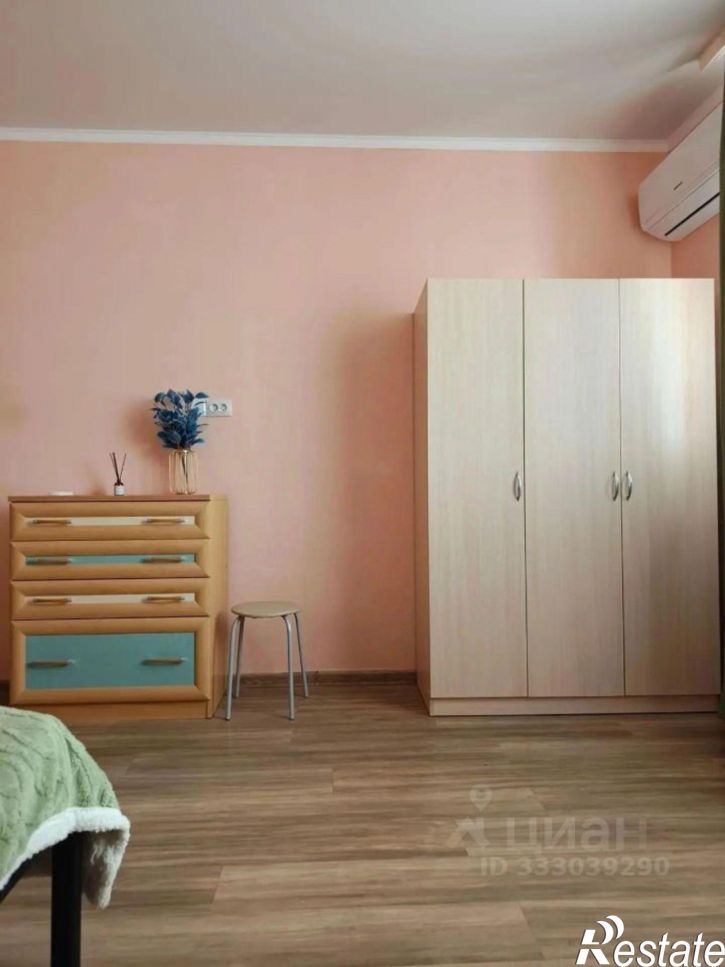 1-комн квартира ул им. Цезаря Куникова, 18 3,  д. 18 3,  к. 3