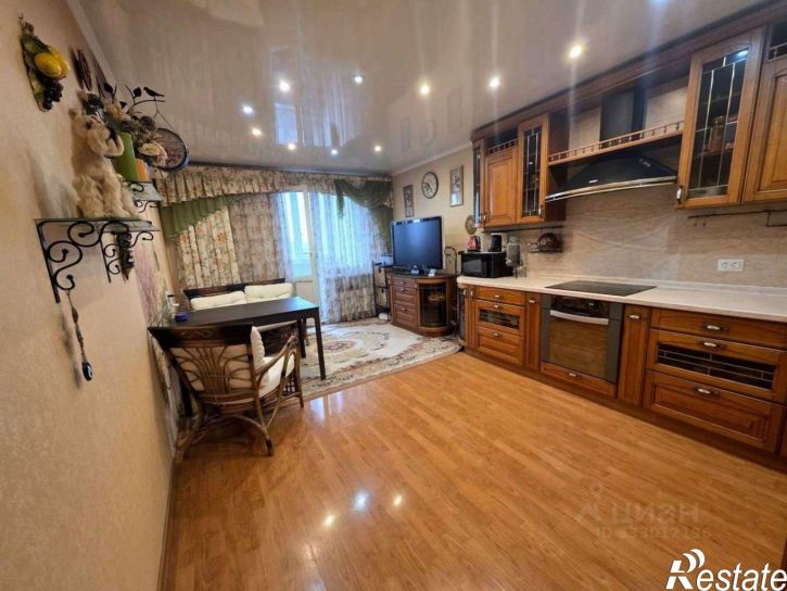 3-комн квартира пр-кт Чекистов, 38,  д. 38