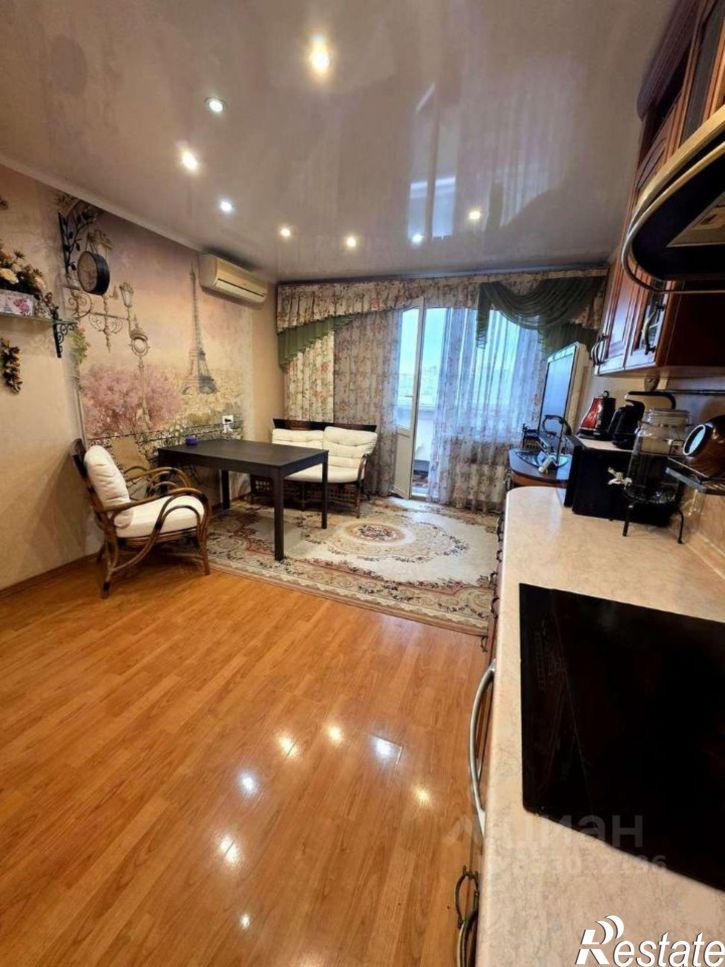 3-комн квартира пр-кт Чекистов, 38,  д. 38
