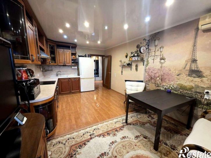 3-комн квартира пр-кт Чекистов, 38,  д. 38