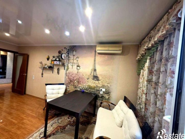 3-комн квартира пр-кт Чекистов, 38,  д. 38