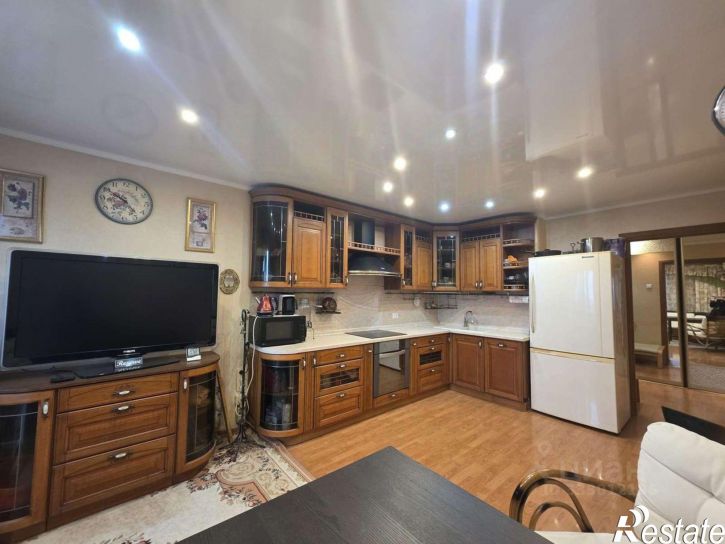 3-комн квартира пр-кт Чекистов, 38,  д. 38
