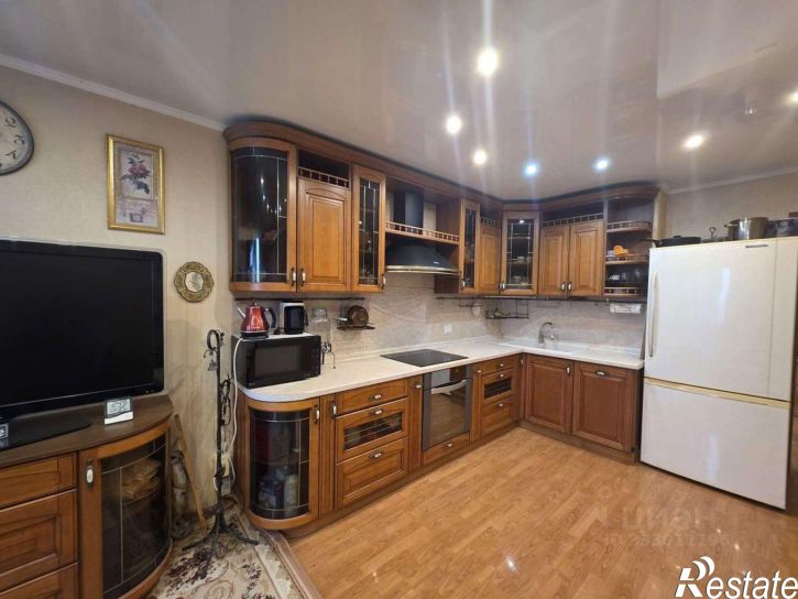 3-комн квартира пр-кт Чекистов, 38,  д. 38