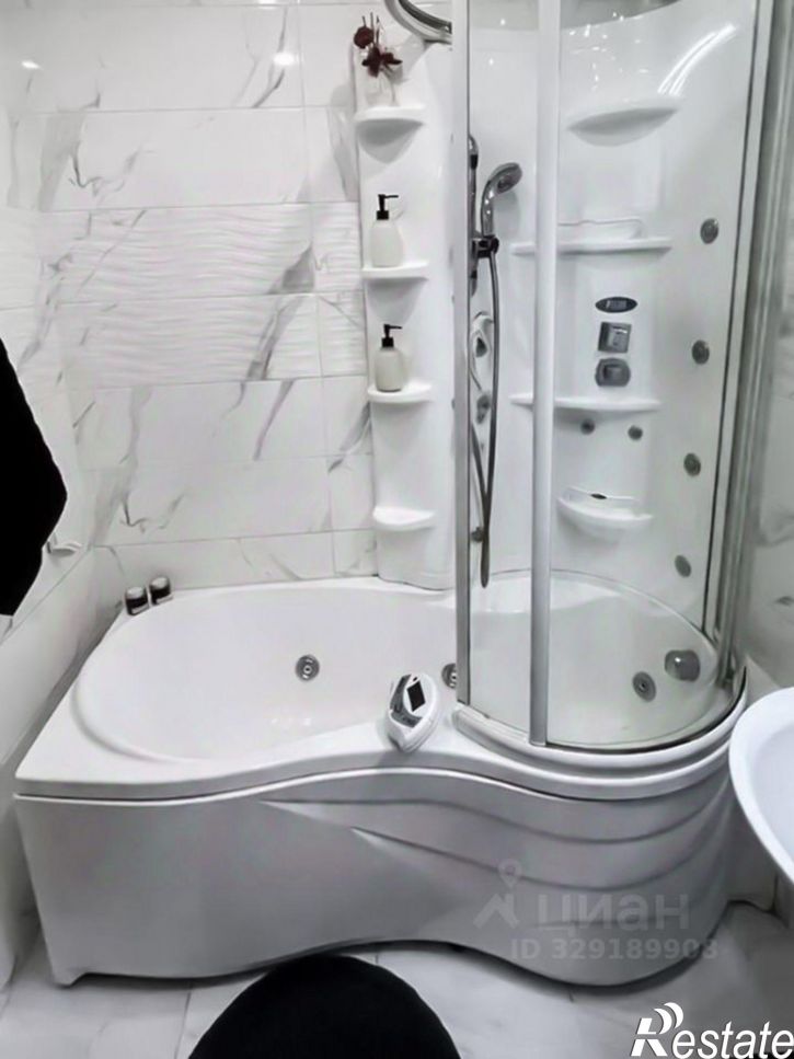 1-комн квартира ул им. Сергея Есенина, 100,  д. 100