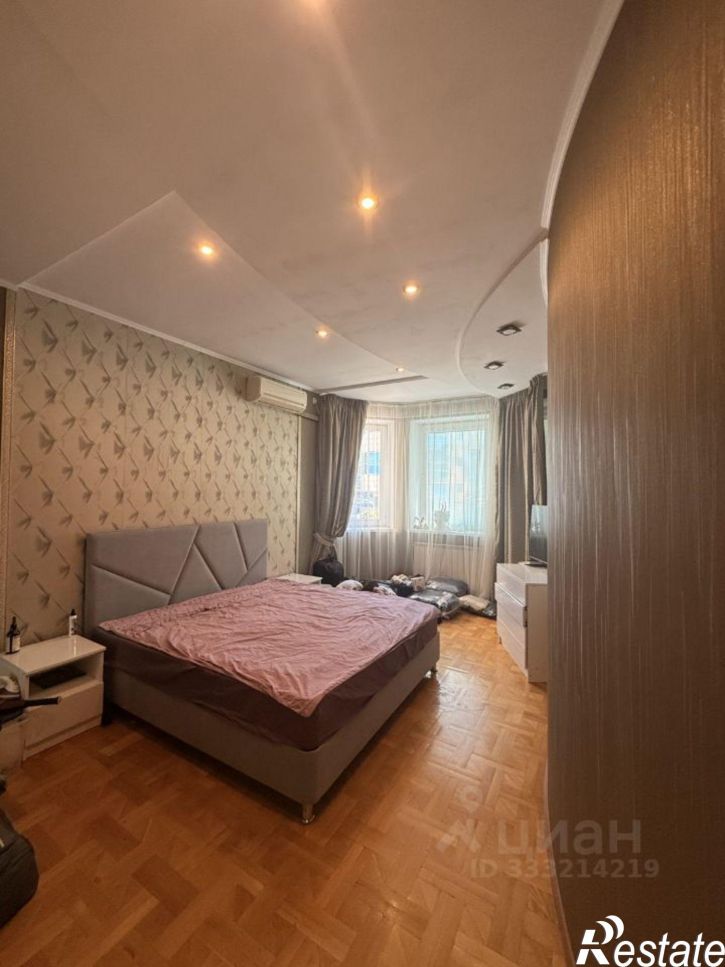 4-комн квартира ул им. Архитектора Ишунина, 4,  д. 4