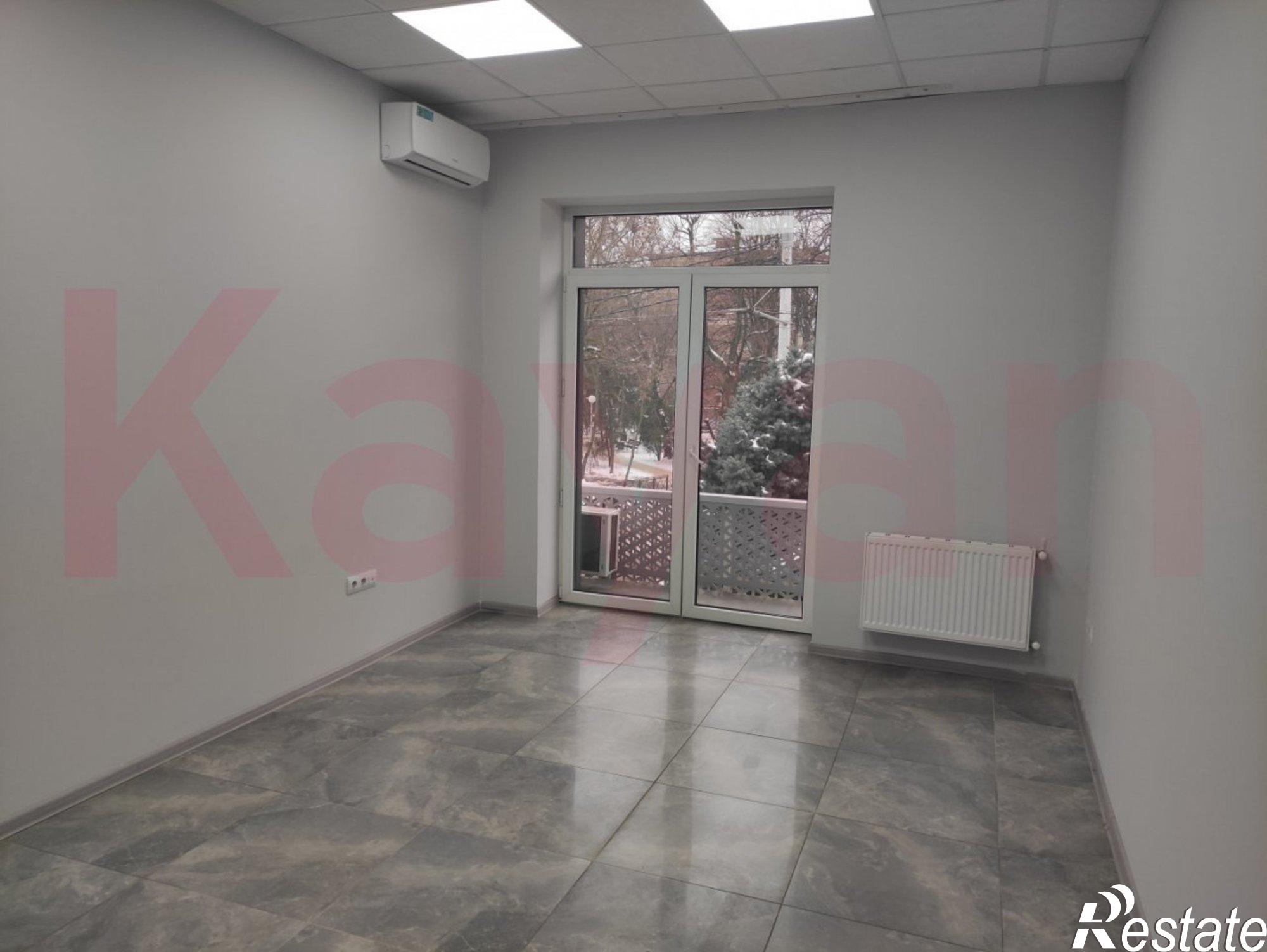 Купить офис, помещение под офис за 15 408 000 рублей на Дзержинского ул.