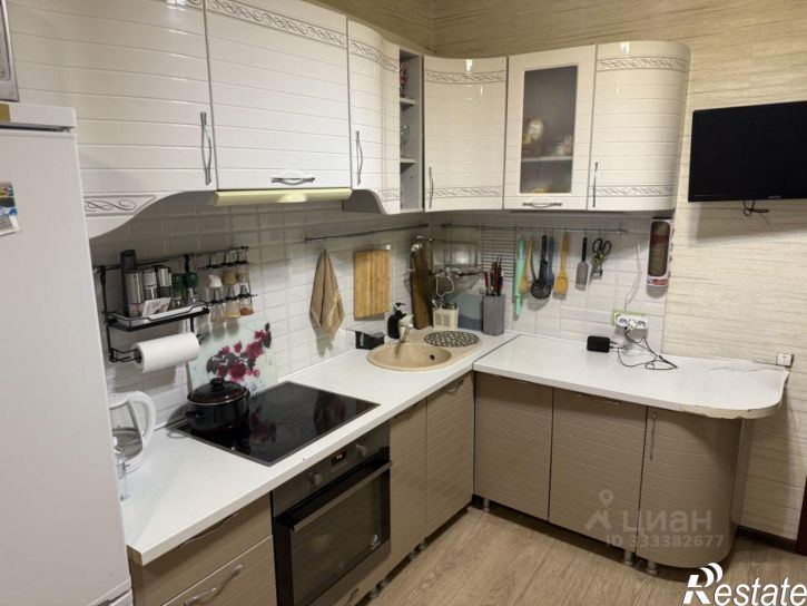 2-комн квартира ул им. Есенина, 84Б,  д. 84Б