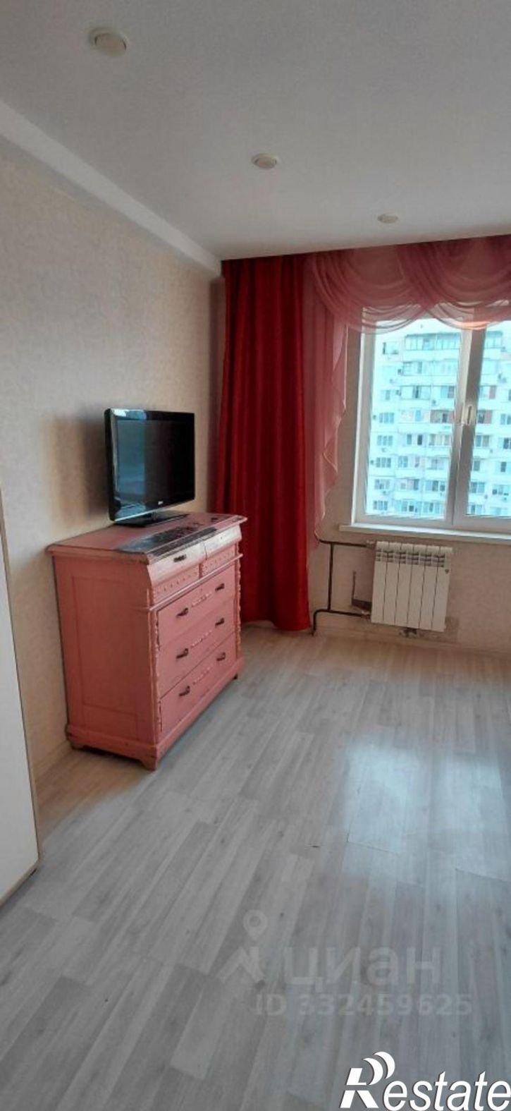3-комн квартира ул им. Думенко, 14,  д. 14
