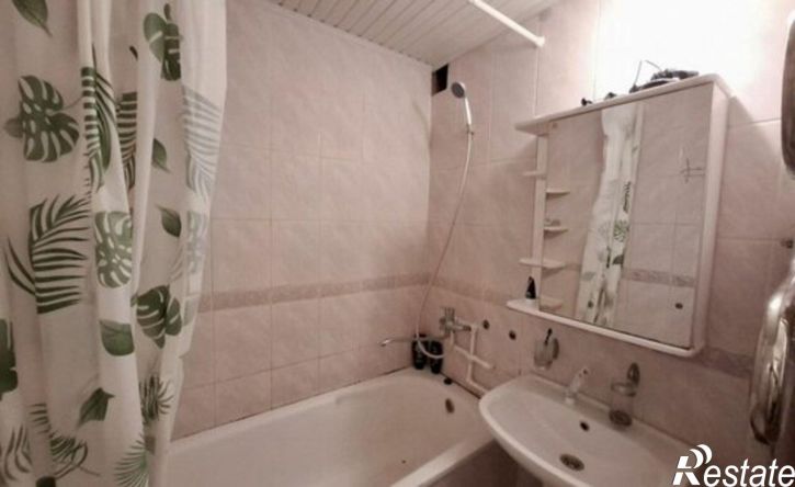2-комн квартира пр-кт Чекистов, 28,  д. 28