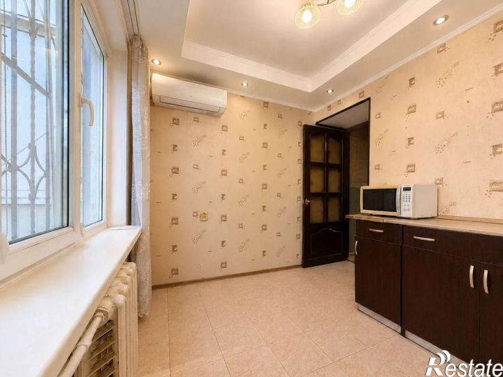 3-комн квартира ул Ставропольская, 180,  д. 180