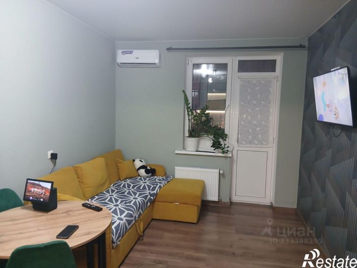2-комн квартира улица Лётчика Позднякова, 2к18