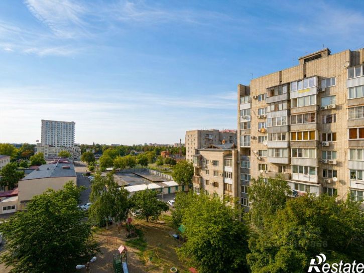 2-комн квартира ул им. 40-летия Победы, 33/1,  д. 33/1