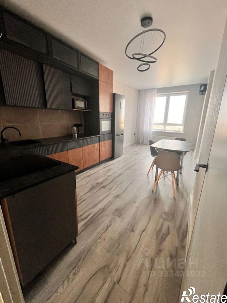 3-комн квартира микрорайон Любимово, 8
