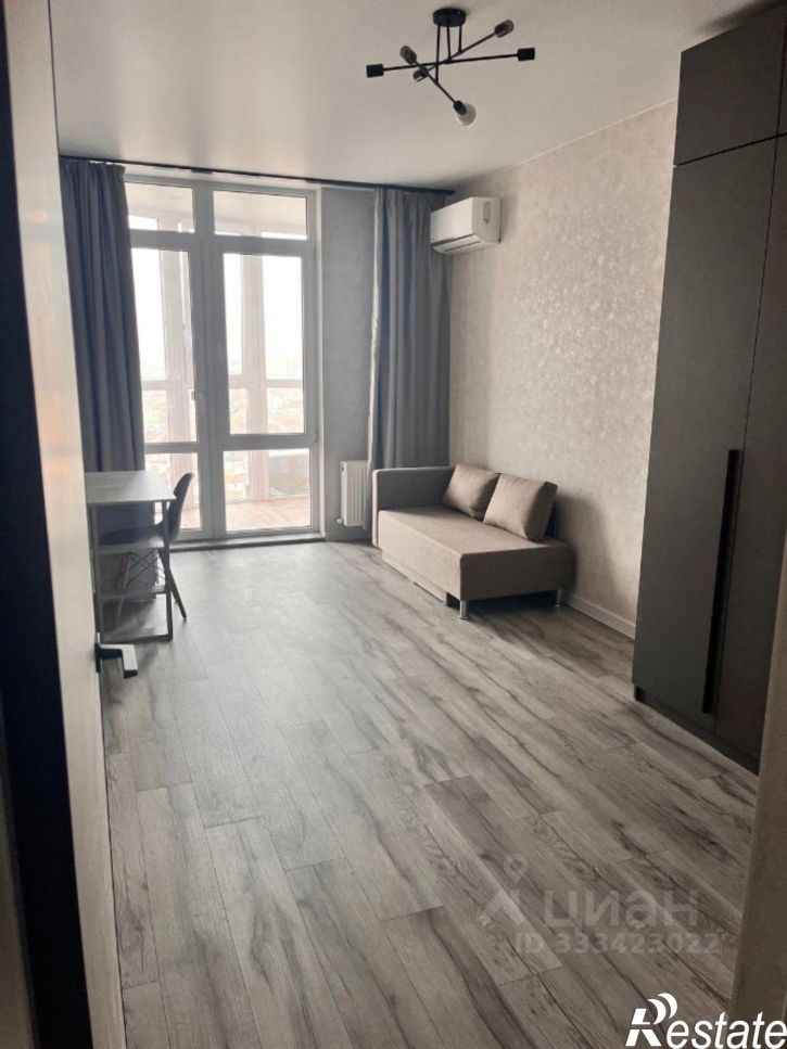 3-комн квартира микрорайон Любимово, 8