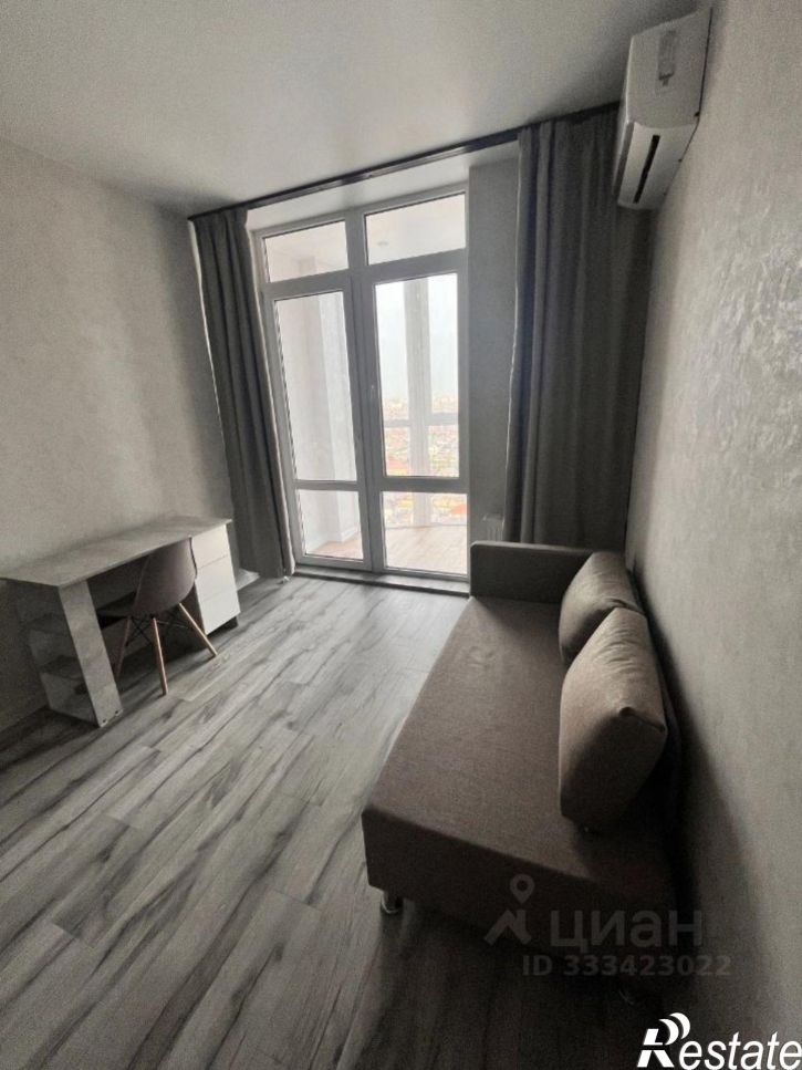 3-комн квартира микрорайон Любимово, 8