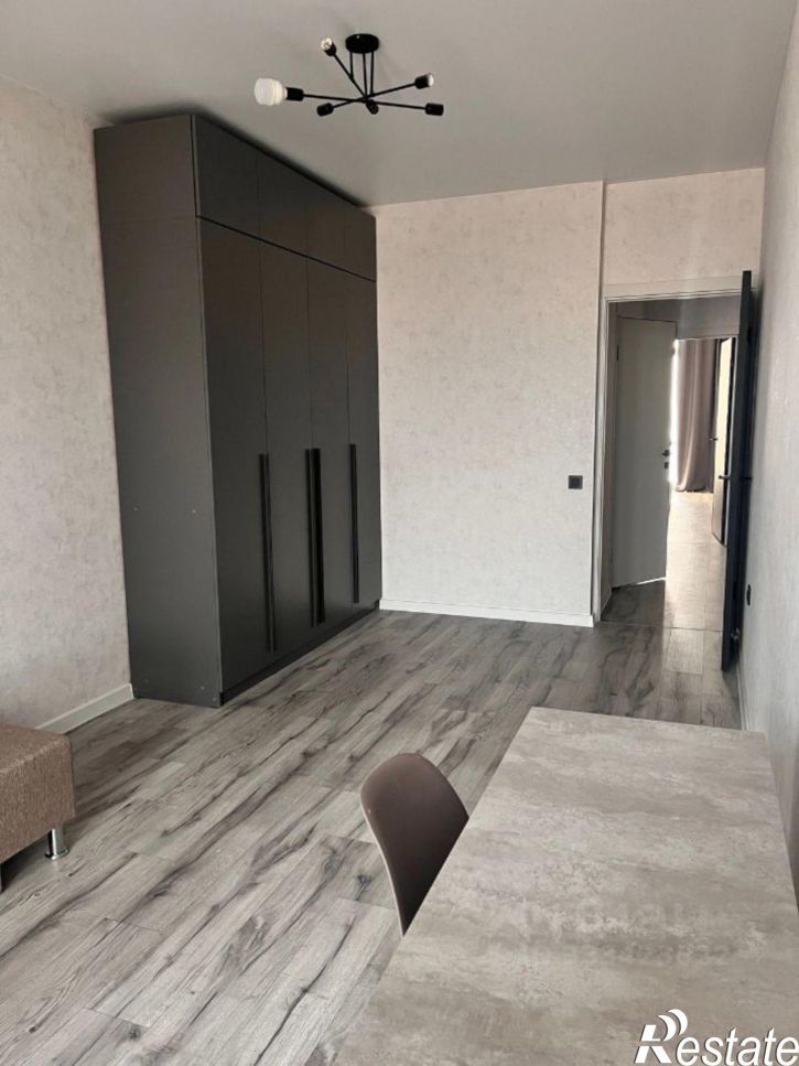 3-комн квартира микрорайон Любимово, 8