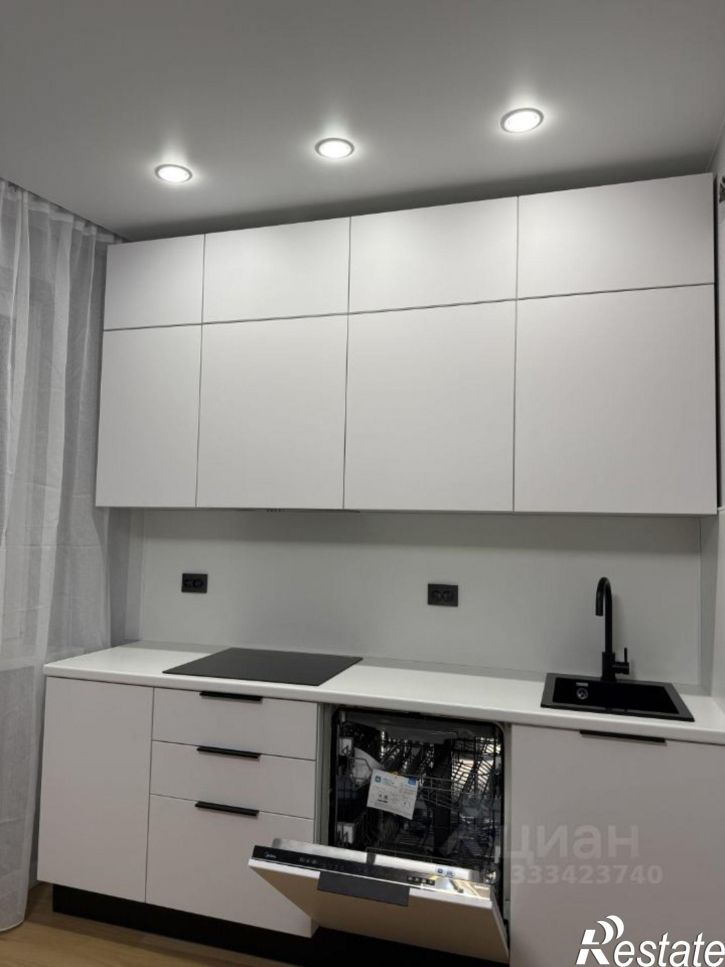 2-комн квартира ул им. Цезаря Куникова, 24 1,  д. 24 1,  к. 1