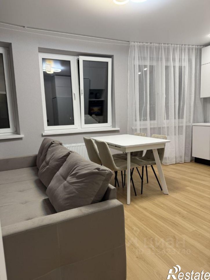2-комн квартира ул им. Цезаря Куникова, 24 1,  д. 24 1,  к. 1